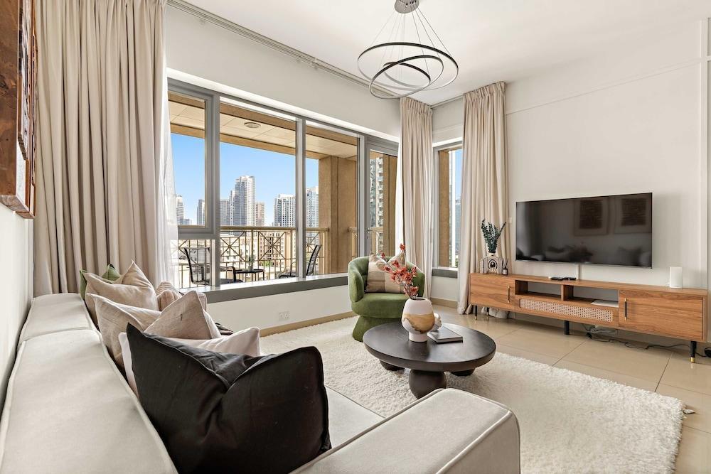 Silkhaus Elite 1bdr at 29 Boulevard Downtown