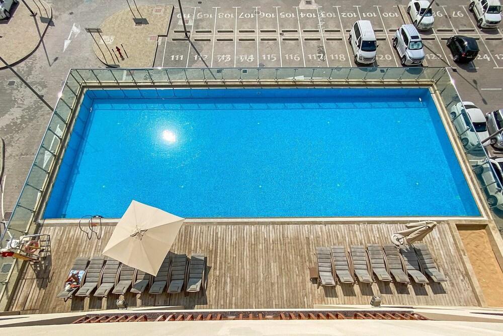Silkhaus Sea View Studio in Palm Jumeirah - Tap to explore photos