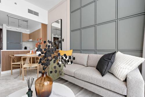 Silkhaus Modern 1BDR in Oasis Near Masdar City Park - Tap to explore photos