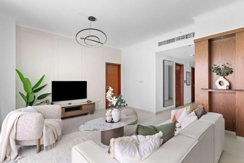 Silkhaus Residences Towers 3BR Near Burj Khalifa - Tap to explore photos