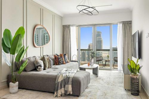 Silkhaus Premier 1BR at 8 Boulevard Walk in Downtown - Tap to explore photos