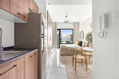 Silkhaus Chic Studio Near Masdar City Park - Tap to explore photos