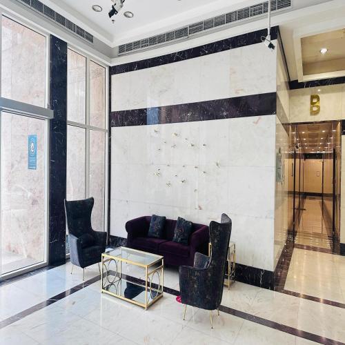 Modern 1BR w Pool and Parking At Roxana Residence - Tap to explore photos