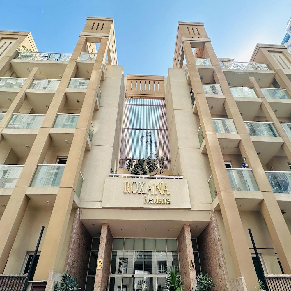 Modern 1BR w Pool and Parking At Roxana Residence