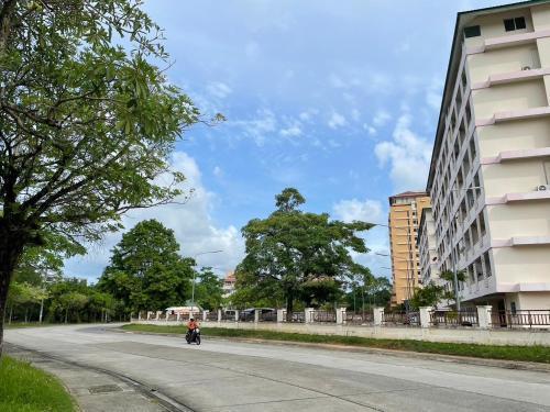 Cozy 2 bedroom entire apartment in Phuket Town - Tap to explore photos