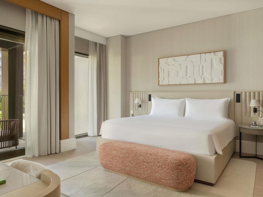 Delano Dubai Room Type - Waking Eclipse One Bedroom Suite - Resort View