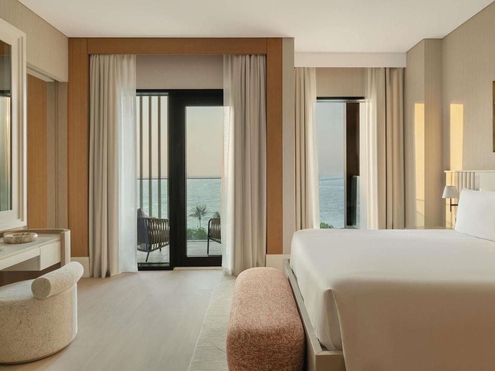 Delano Dubai Room Type - Waking Eclipse One Bedroom Suite - Sea View