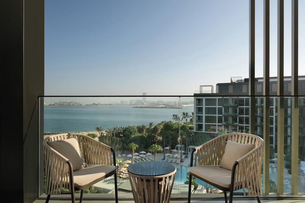 Delano Dubai Room Type - Rising Light TWIN Guestroom with Balcony - Sea View
