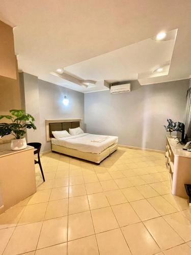 Nona Pattaya Hotel - Tap to explore photos
