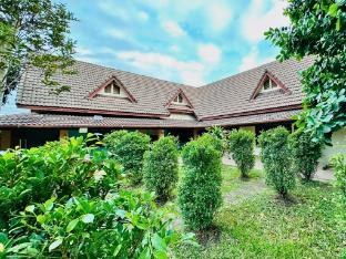 Suan Maitrichit Resort - Tap to explore photos