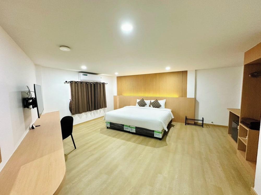 The Cozy 77 - No Parking Room Type - Deluxe Double or Twin Room The Cozy 77 - No Parking Room Type - Deluxe Double or Twin Room