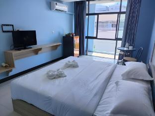 @81 Hotel Room Type - Standard