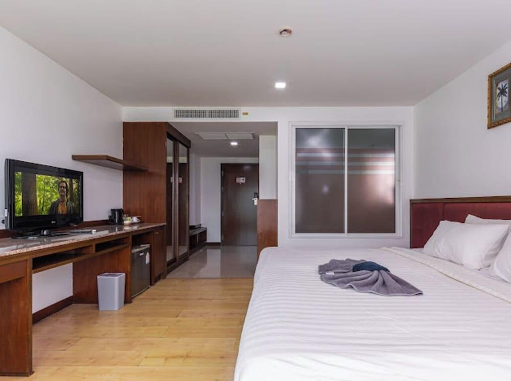 The Kris Resort Hotel Room Type - Deluxe Room
