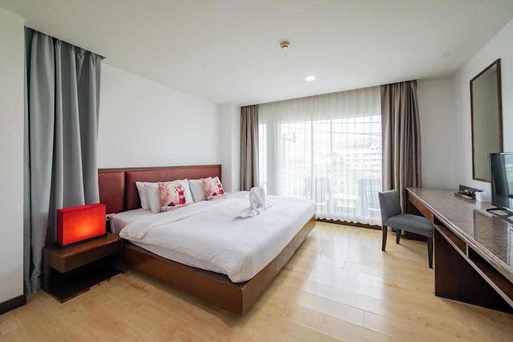 The Kris Resort Hotel Room Type - Deluxe Room The Kris Resort Hotel Room Type - Deluxe Room