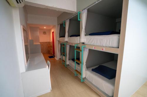 Base Party Hostel Room Type - 6 Bed Mixed Community Dorm