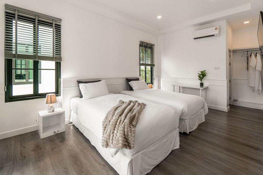 Tarn Villa Krabi Room Type - 2 Bedroom Villa with Lake View