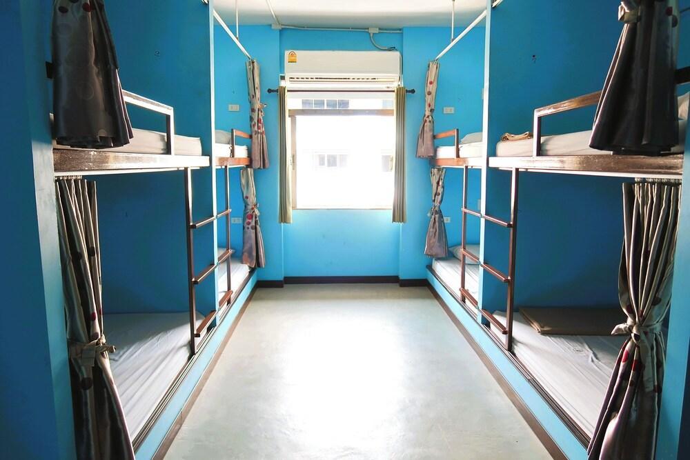 Bed Station Hostel Krabi Room Type - Mix Dormitory with Shared Bathroom 1