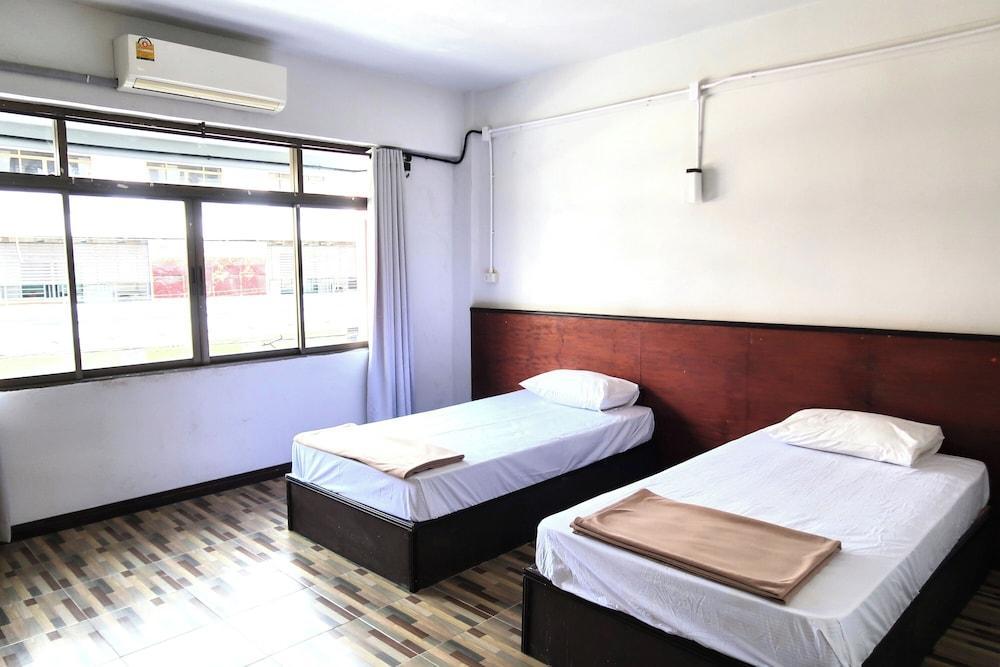 Bed Station Hostel Krabi Room Type - Twin Bed Room with Shared Bathroom