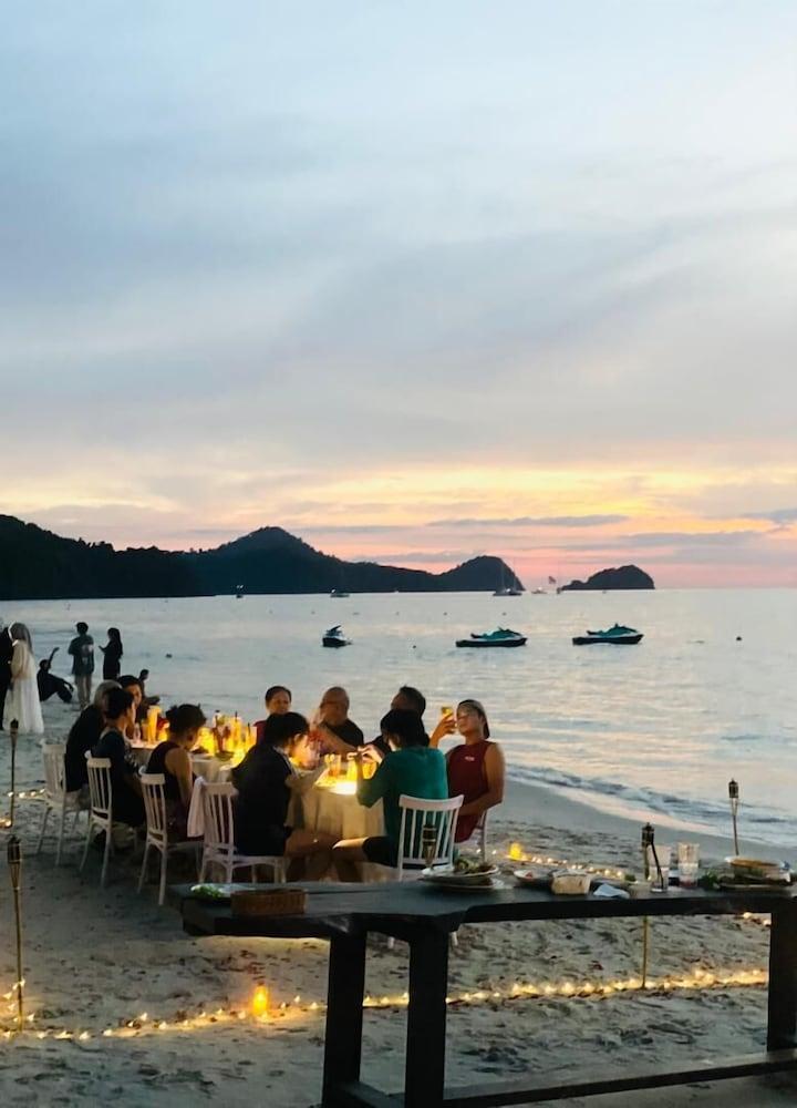 Cenanghill Beachfront Langkawi - Tap to explore photos
