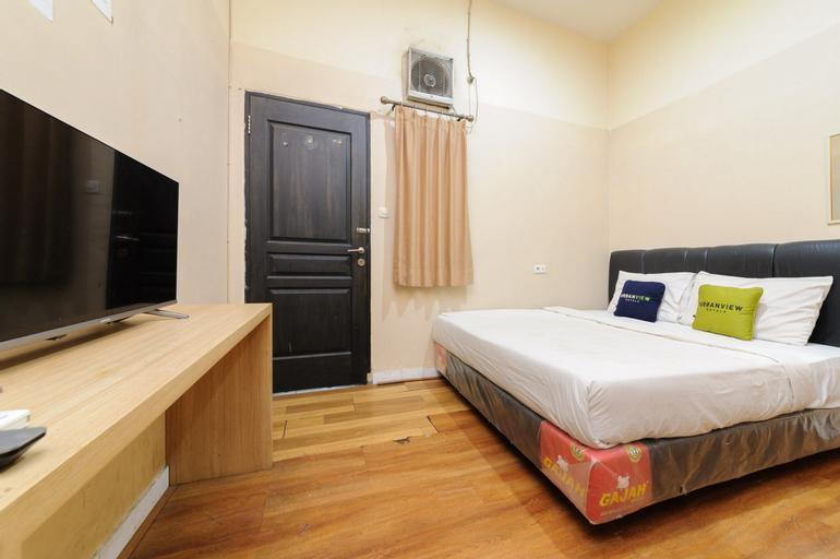 Urbanview Hotel Residence 446 Tanjung Duren - Tap to explore photos