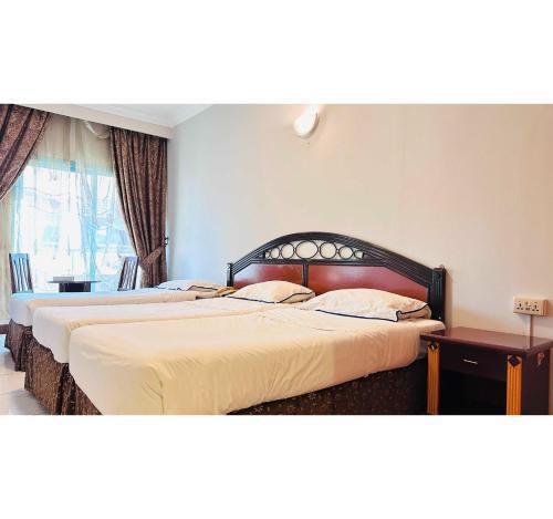 Belvilla Luxury San Marino Near Deira Clock Tower - Tap to explore photos