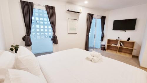 Takka Hotel - Bangna - Tap to explore photos