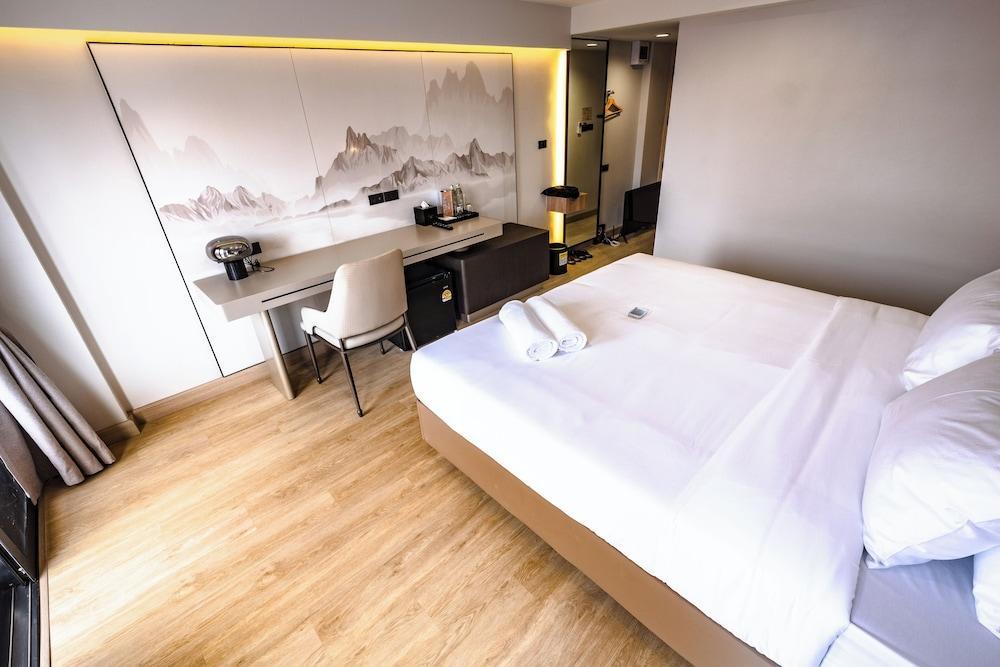 Near Don Mueang Hotel Room Type - Senior Room, City View