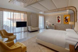 Andaz Dubai The Palm, By Hyatt