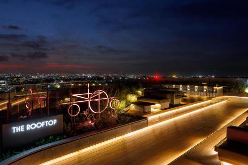 Hotel Metropolitan Haneda - Tap to explore photos