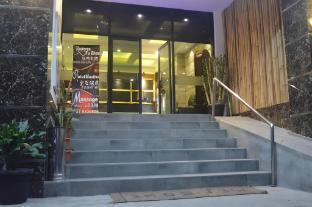 Hotel Mustika Gajah Mada - Tap to explore photos