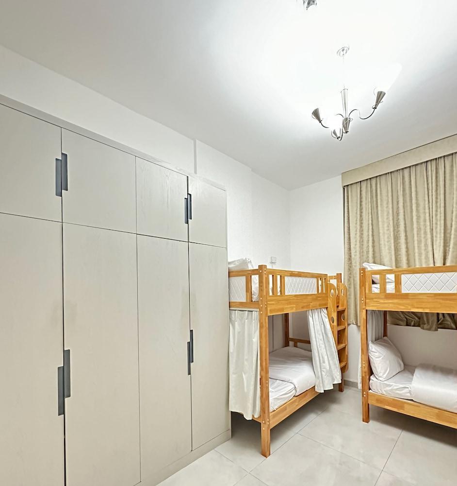 Alphatel Hostel-Dubai World Trade Centre Room Type - Comfort Bunk in 6-Bed Deluxe Mixed Dorm - Ensuite