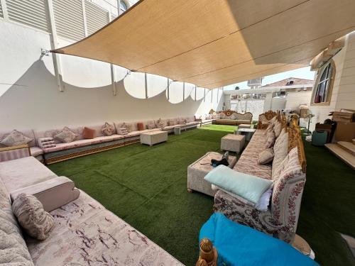 International-Abu Dhabi Hostel Villa - Tap to explore photos