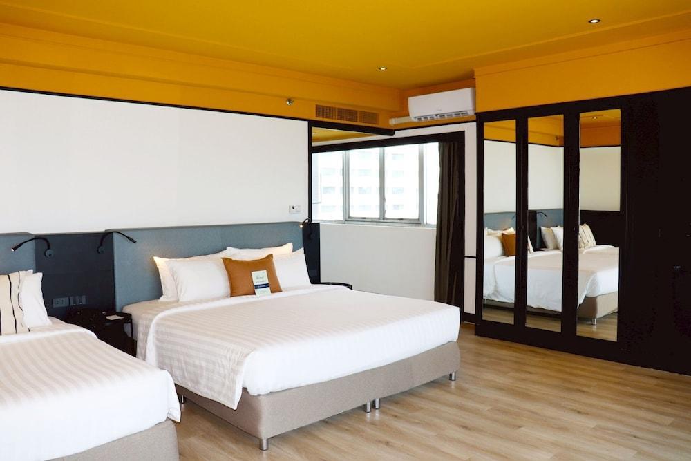 The Quarter Saphankhwai by UHG Room Type - Deluxe Triple Room