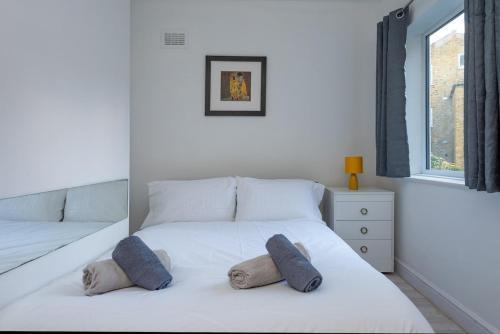 Stylish Flat, Notting Hill & Portobello Road - Tap to explore photos