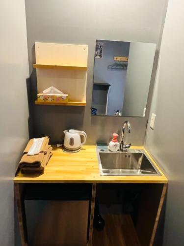 Mikami Asakusabashi Hotel Room Type - Twin Room with Shower