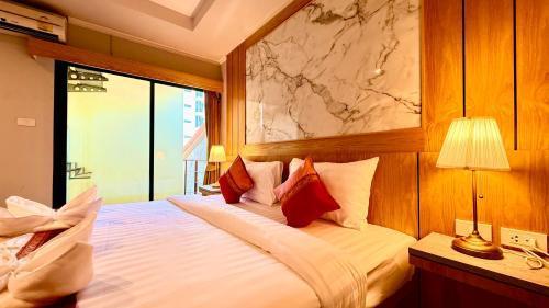 KS Residence Patong Room Type - Deluxe Double Room