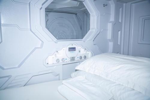 Kiwi Capsule Hotel - Tap to explore photos