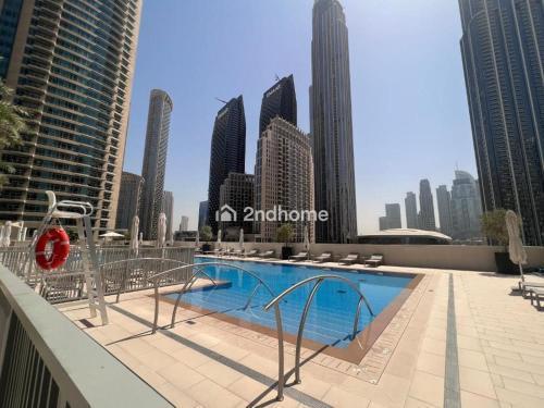 Unit Overlooking Burj Khalifa and Fountain View - Tap to explore photos