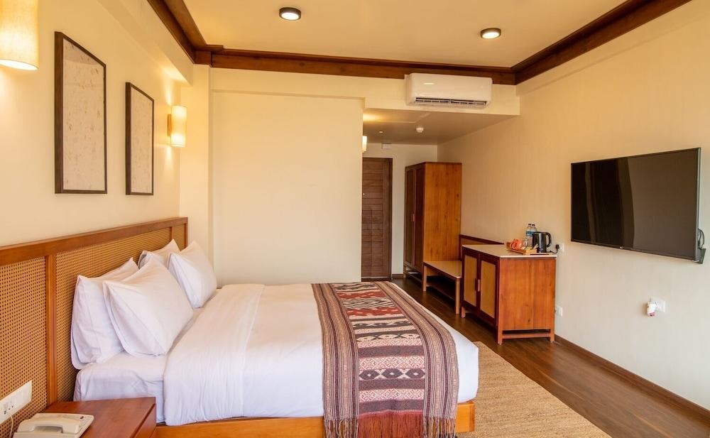Lobesa Boutique Hotel - Tap to explore photos