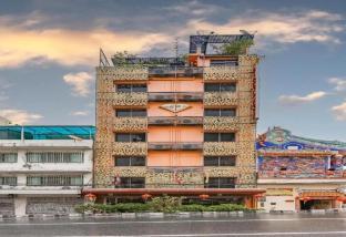 Diamond House Khaosan - Tap to explore photos