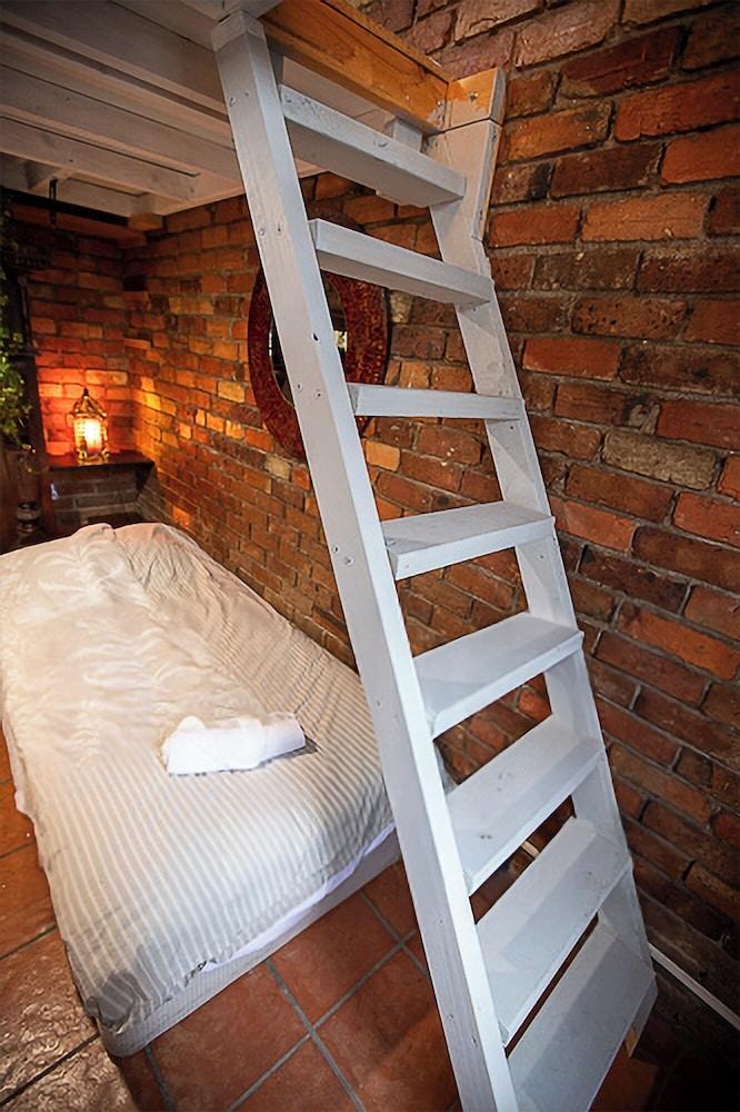 Fitzroy cottage-10pax. 10mins City CBD
