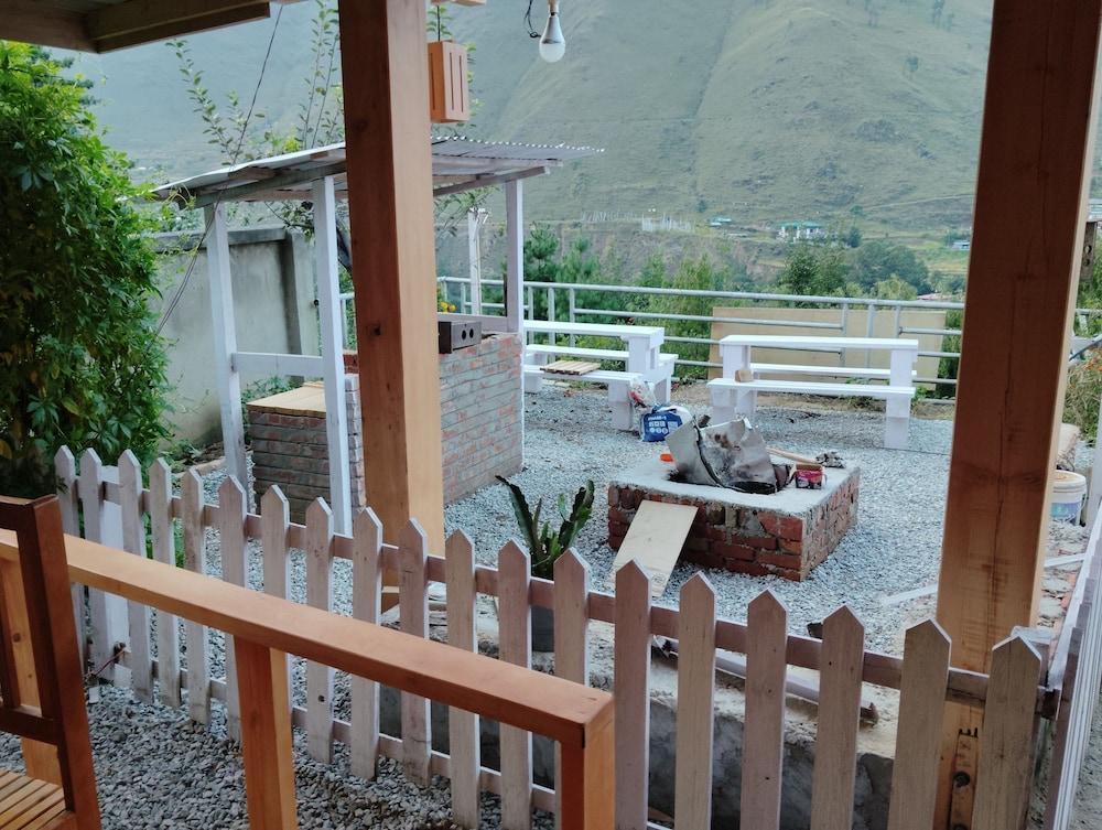 UV INN - Tap to explore photos