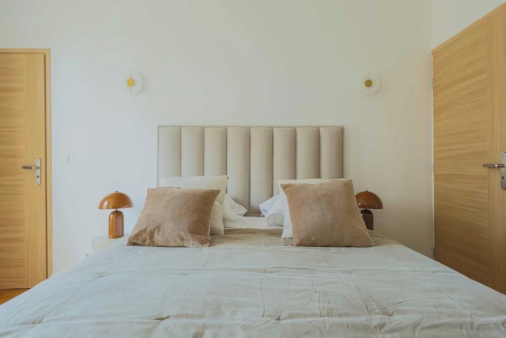 Charming flat -1BR-4P- Paris 17e - Tap to explore photos