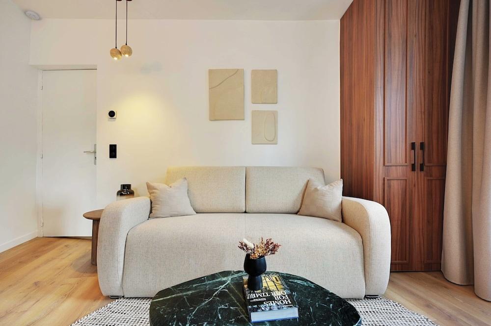 Elegant Apartment - 1br/4p - Sacre-coeur - Tap to explore photos
