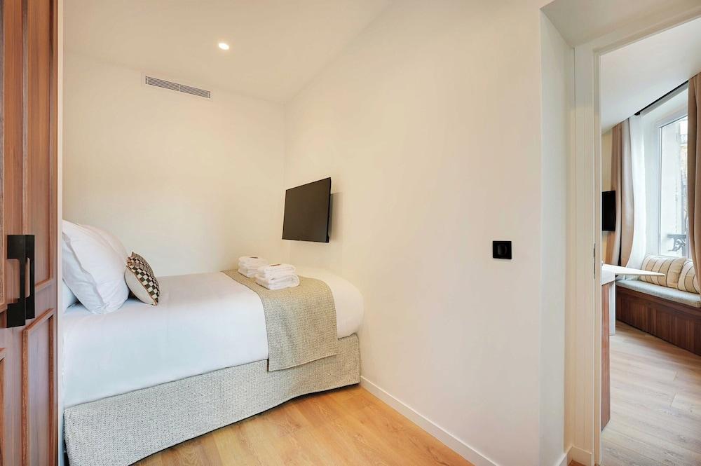 Elegant Apartment - 1br/4p - Sacre-coeur - Tap to explore photos