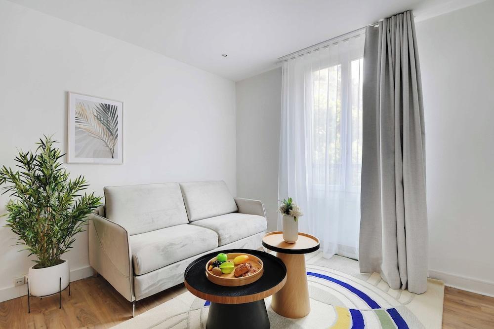 Modern Apartment - 1br/4p - Sacre-coeur - Tap to explore photos
