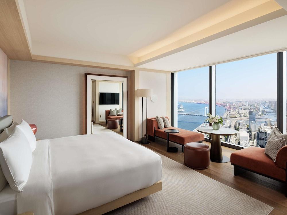Fairmont Tokyo Room Type - SIGNATURE King