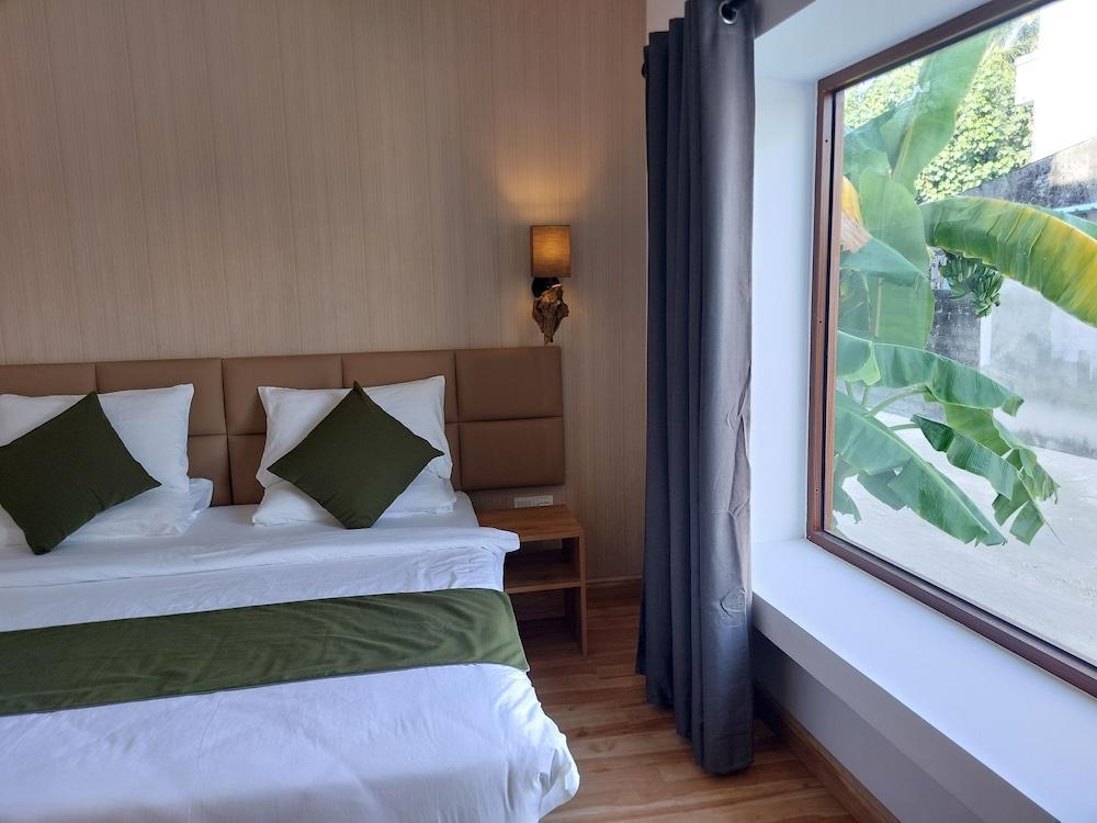 Comfy Cool Breeze by eMzaz Room Type - Superior Room