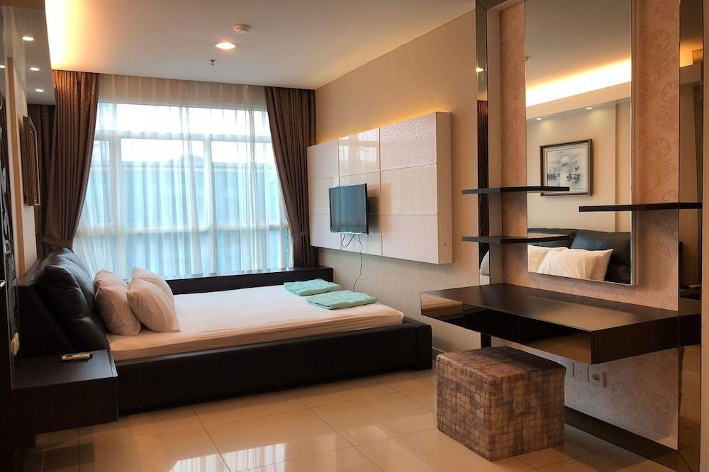 Central Royal Apartments by Emily Room Type - Superior Apartment, 2 Bedrooms, Kitchen, City View