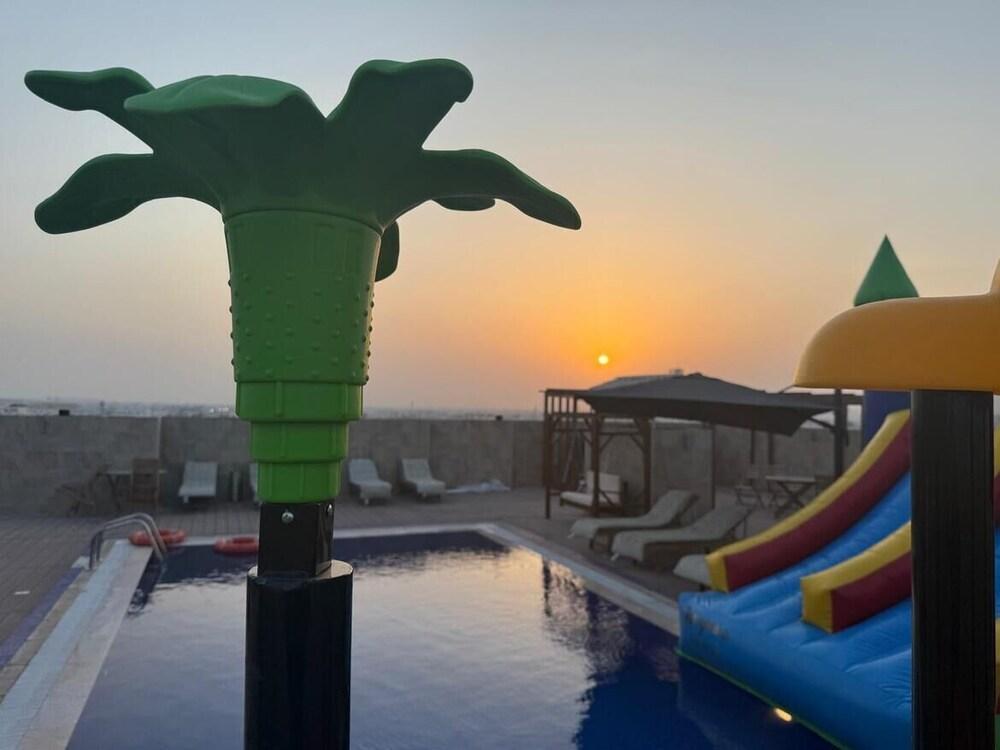 Abraj INN Royal Hotel - Tap to explore photos